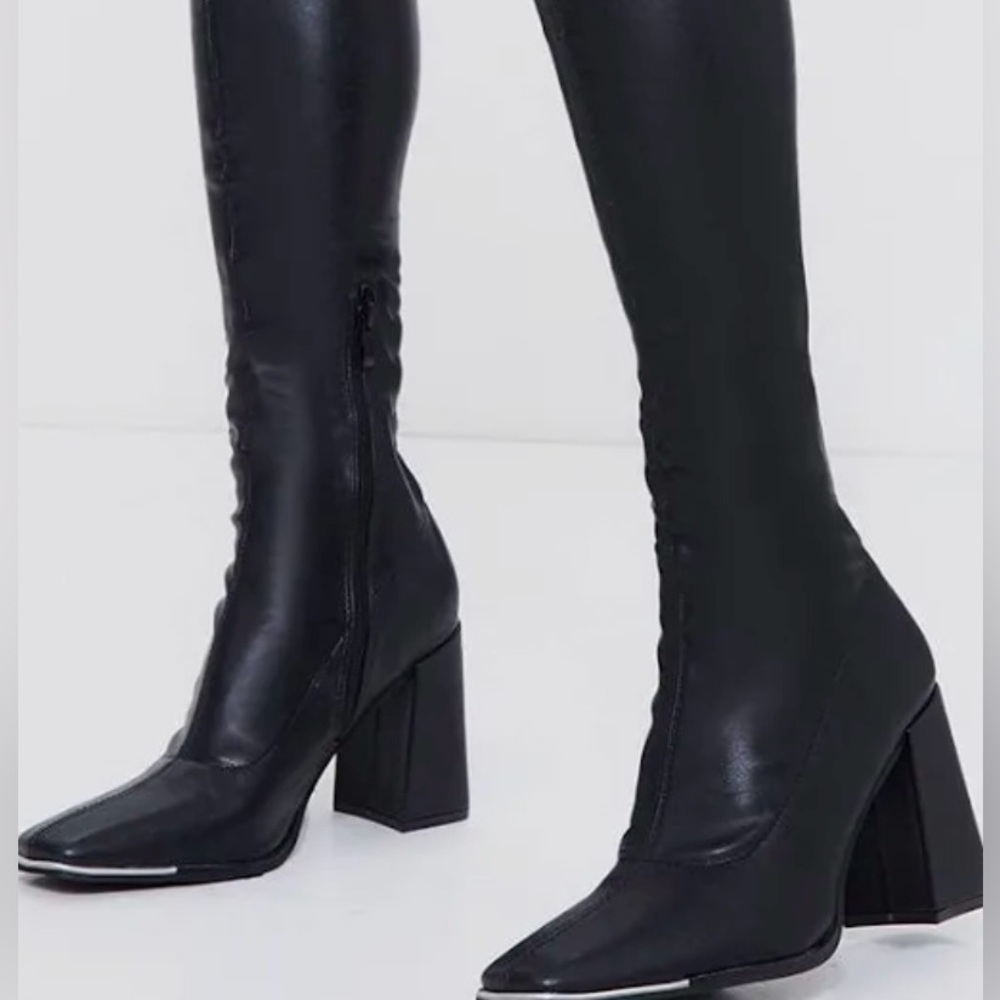 PrettyLittle Thing Pull On NWT Leather Boots Silver Cap Square
Toe Heel NIB Sz 6